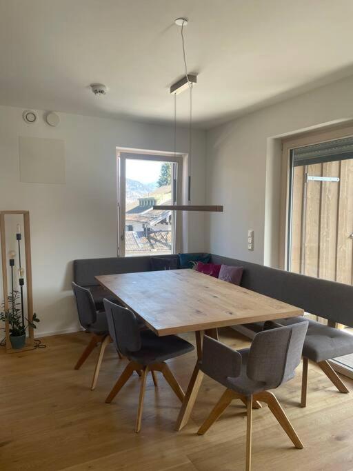 באד ווייסי Wunderschoenes 4 Zimmer Apartment Mit Seeblick מראה חיצוני תמונה